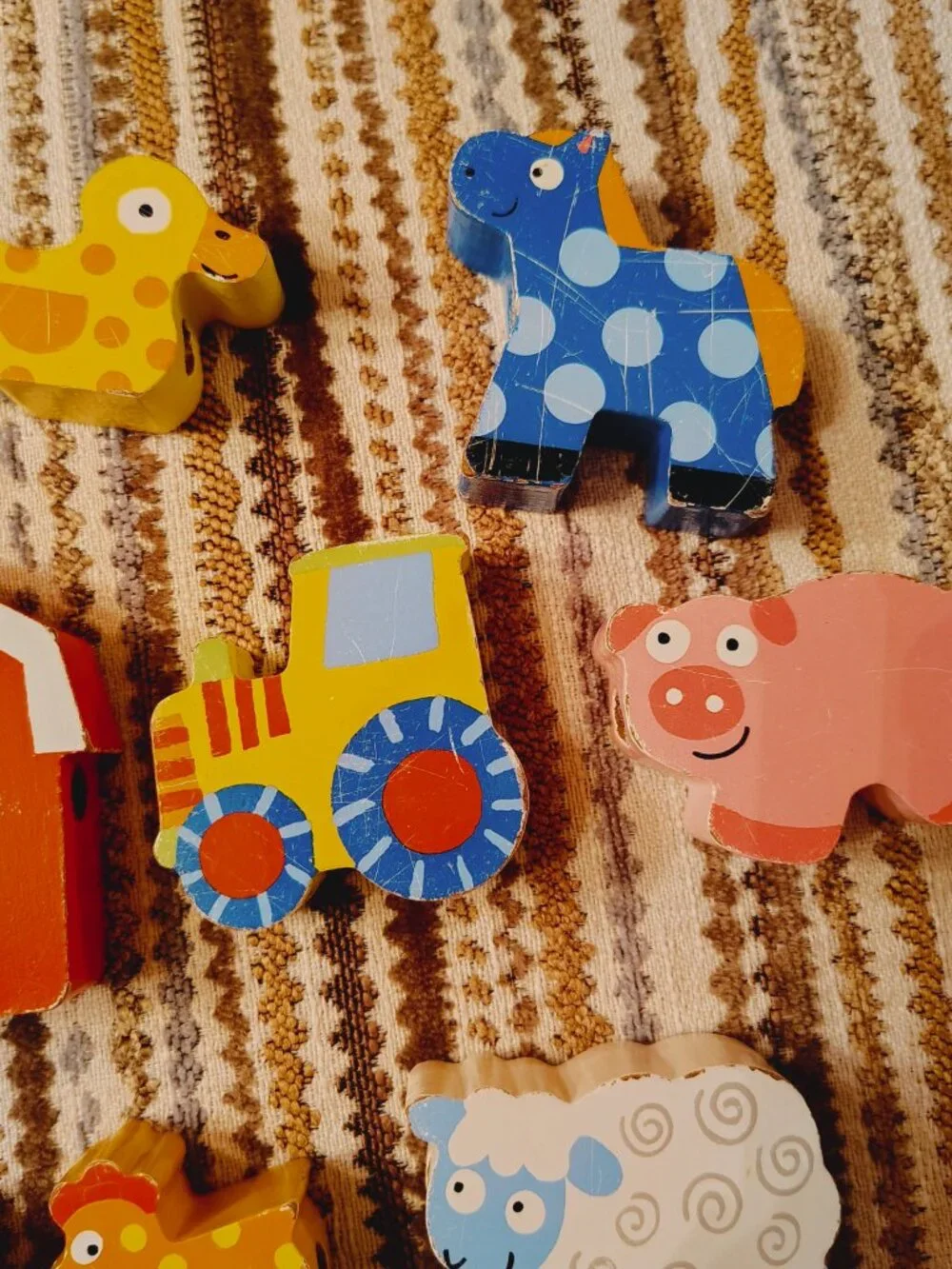 Wooden Farm Shapes Lacing Blocks 15 Pieces Barn Animals Tree Tractor